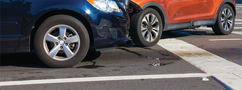 2 cars crashed in an intersection